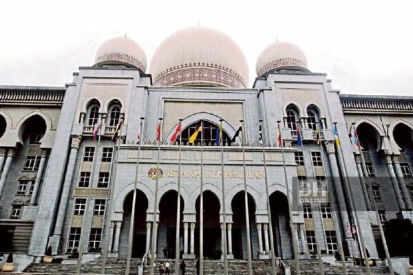 Mahkamah Persekutuan tolak permohonan wanita semak keputusan status Muslim Mahkamah Persekutuan tolak permohonan wanita semak keputusan status Muslim