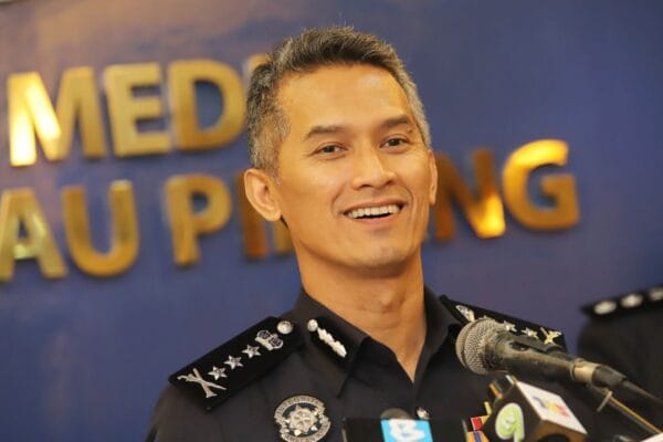 Polis Siasat Insiden Tembakan di Pusat Membeli-Belah Datuk Seri Mohd Shuhaily Mohd Zain