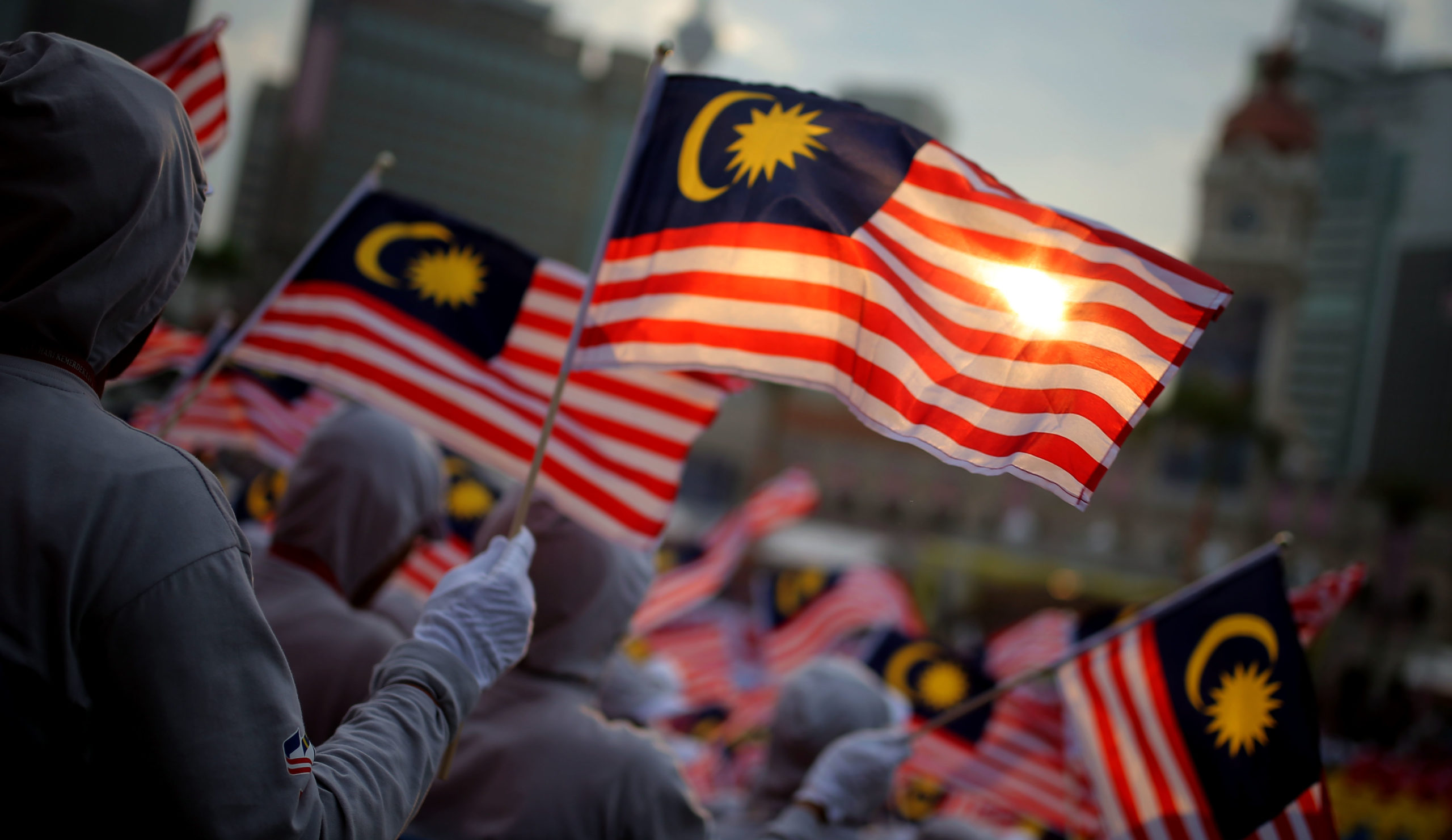 Provokasi berasaskan kaum dan agama merupakan isu yang sentiasa menjadi perhatian dalam masyarakat pelbagai budaya seperti Malaysia. Fenomena ini bukan sahaja mencetuskan ketegangan sosial, malah berpotensi menjejaskan kestabilan negara. Oleh itu, usaha untuk menghentikan provokasi kaum dan agama perlu dipandang serius bagi memastikan keharmonian dan keselamatan rakyat terus terpelihara.