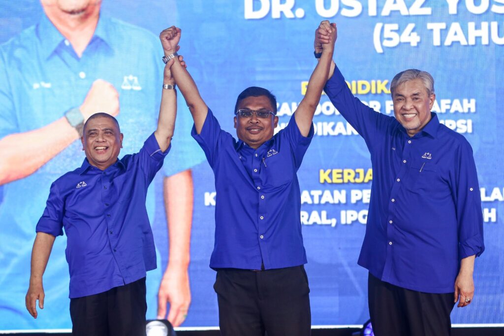 Kenyataan Ketua Penerangan PAS, Fadhli Shaari, berhubung pencalonan Yusri Bakir sebagai calon Barisan Nasional (BN) untuk PRK Ayer Kuning bukan sekadar sinis, tetapi memperlihatkan satu bentuk hipokrasi politik yang berakar dalam DNA kepimpinan PAS – menjerit soal integriti tetapi lupa memeriksa rekod mereka sendiri yang jauh lebih kabur dan mencurigakan berbanding pihak lawan.