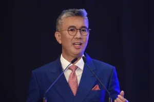KUALA LUMPUR, 29 Mei - ASEAN mempunyai potensi untuk menghasilkan pendapatan tambahan sebanyak AS$300 bilion (RM1.27 trilion) setahun dari sektor ekonomi hijau dan membuka peluang nilai baharu hingga AS$1.5 trilion (RM6.36 trilion) menjelang 2030.