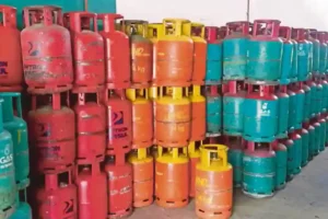 KUALA LUMPUR, 28 Mei - Spekulasi mengenai kenaikan harga tong gas (LPG) kepada RM70 seunit menimbulkan keresahan yang mendalam dalam kalangan rakyat Malaysia.