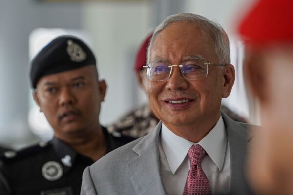 Tindakan Dato’ Seri Najib Tun Razak memfailkan permohonan komital terhadap bekas Peguam Negara, Tan Sri Ahmad Terrirudin Mohd Salleh, perlu dinilai secara objektif sebagai satu langkah sah di sisi undang-undang untuk mempertahankan integriti sistem kehakiman serta menuntut keadilan terhadap isu titah adendum Yang di-Pertuan Agong.