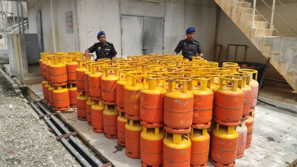Spekulasi mengenai kenaikan harga tong gas (LPG) kepada RM70 seunit menimbulkan keresahan yang mendalam dalam kalangan rakyat Malaysia.