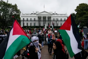 WASHINGTON D.C., 25 Jun - Buat pertama kali dalam lebih dua dekad, tinjauan tahunan oleh Gallup menunjukkan bahawa kurang daripada separuh rakyat Amerika Syarikat kini menyatakan simpati terhadap Israel dalam konflik berpanjangan dengan Palestin.