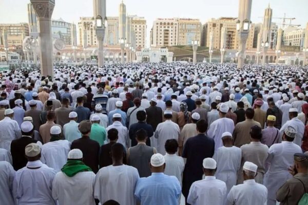 Propaganda Terhadap Islam Semakin Berleluasa KUALA LUMPUR, 8 Jun - Dalam dunia yang semakin terhubung melalui media sosial dan platform digital, usaha memburukkan agama Islam semakin ketara dan terancang. Islam bukan sahaja disalah erti, malah sering menjadi sasaran propaganda yang menggambarkannya sebagai agama keganasan dan ekstremisme.